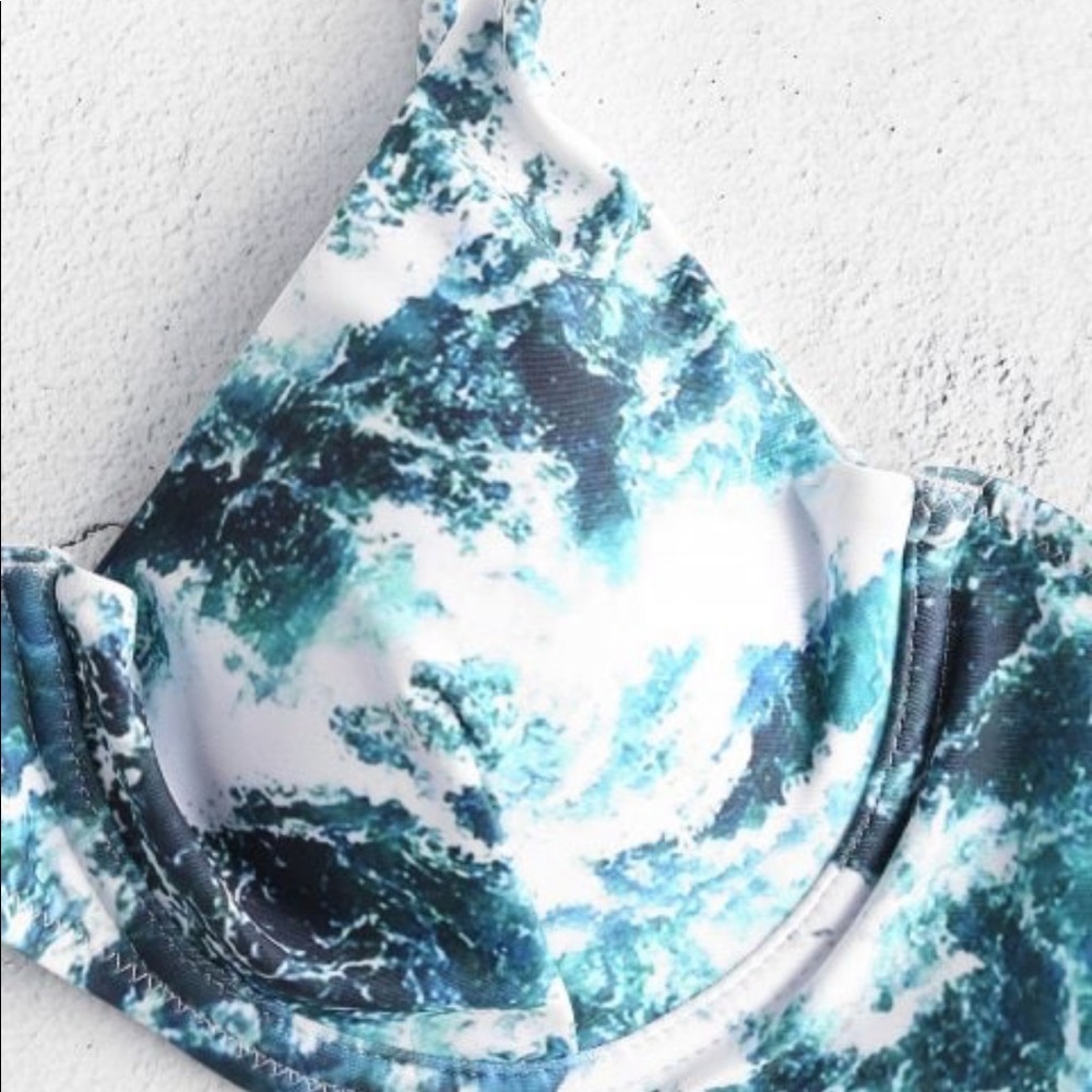 Seawater Print Underwire Bikini - Picture 2 of 3